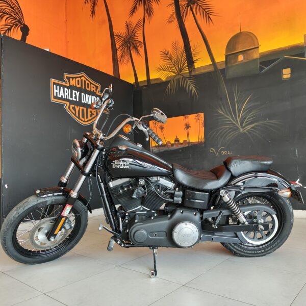 HARLEY DAVIDSON - Street Bob - Image 6